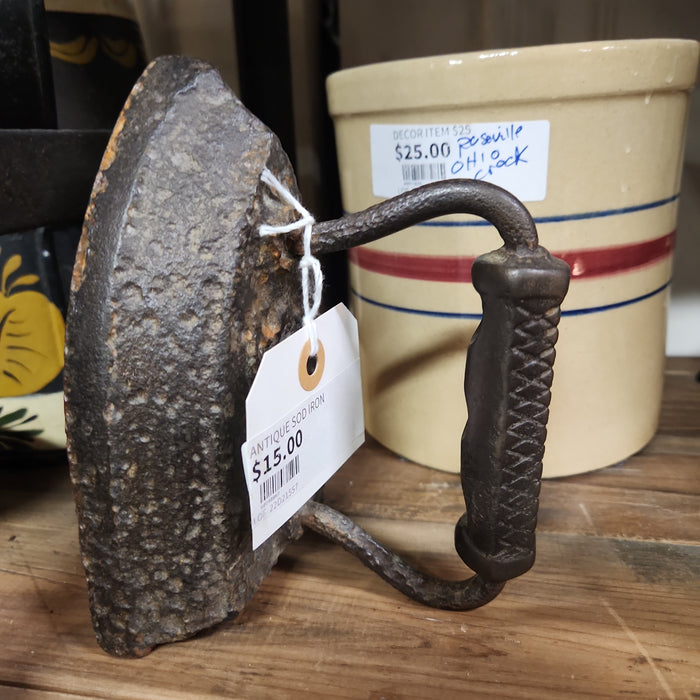 ANTIQUE SAD IRON
