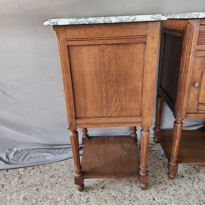 PAIR OF WHITE AND GRAY MARBLE TOP FRENCH OAK NIGHT STANDS