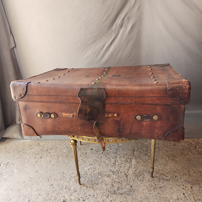 GOOD CONDITION LEATHER TRUNK W/MONOGRAM V.R.
