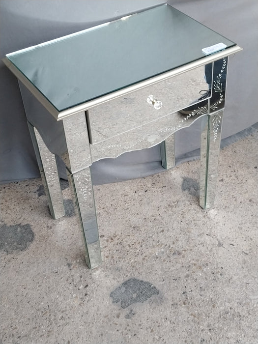 MIRRORED TOP AND SIDES SILVER SIDE TABLE