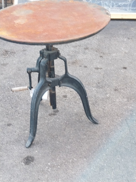 CAST IRON ROUND INDUSTRIAL HEAVY CRANK TABLE