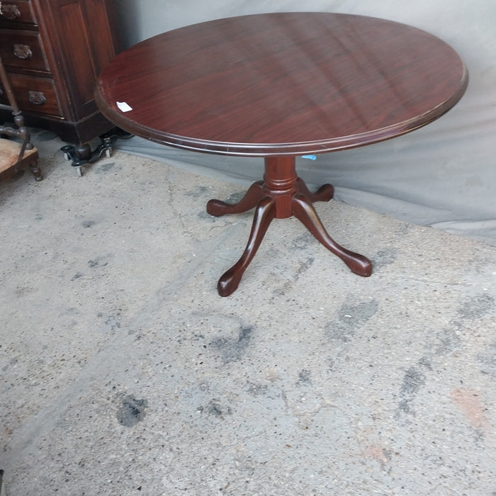ROUND MAHOGANY PEDESTAL TABLE-NOT OLD