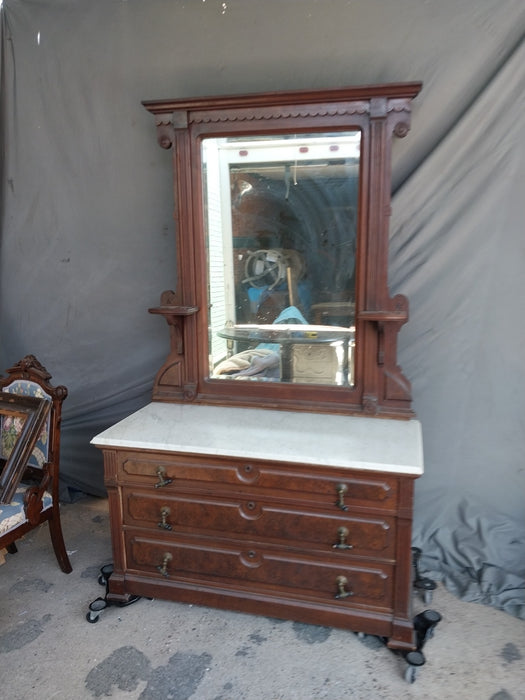 AMERICAN MARBLE TOP DRESSER WITH MIRROR — Lots of Furniture AMERICAN MARBLE TOP DRESSER WITH MIRROR — Lots of Furniture