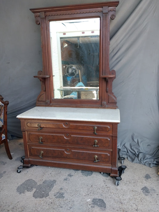 AMERICAN MARBLE TOP DRESSER WITH MIRROR — Lots of Furniture AMERICAN MARBLE TOP DRESSER WITH MIRROR — Lots of Furniture