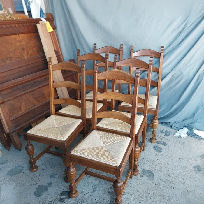 SET OF 6 RUSH SEAT LADDER BACK CHAIRS WITH TURNED LEGS