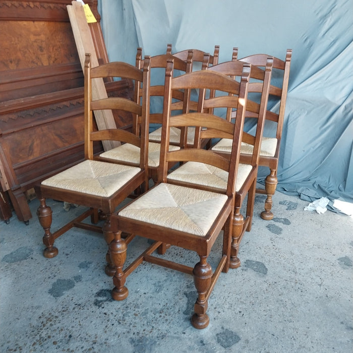 SET OF 6 RUSH SEAT LADDER BACK CHAIRS WITH TURNED LEGS
