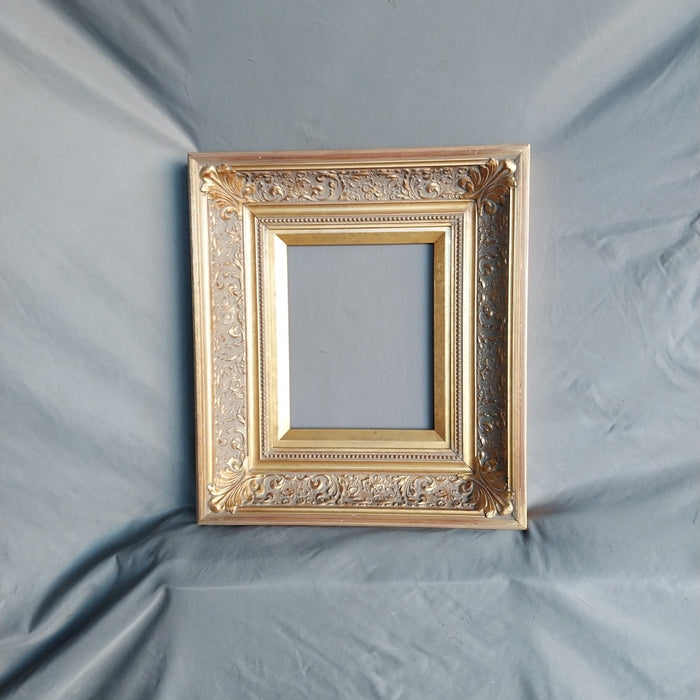 SMALL ORNATE GOLD FRAME