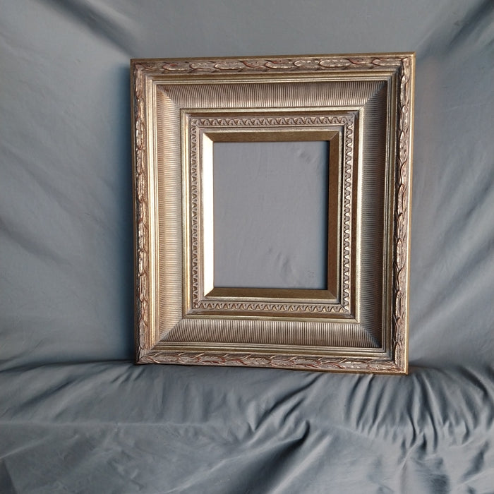 SMALL GILT FRAME
