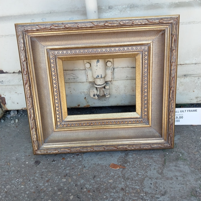 SMALL GILT FRAME