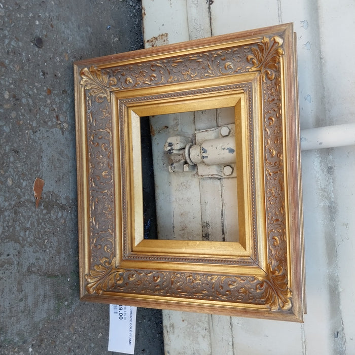 SMALL GILT FRAME