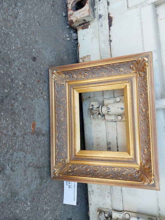 SMALL GILT FRAME