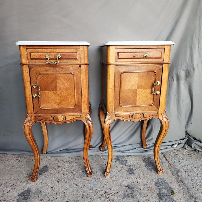 PAIR OF WHITE MARBLE TOP LOUIS XV NIGHT STANDS