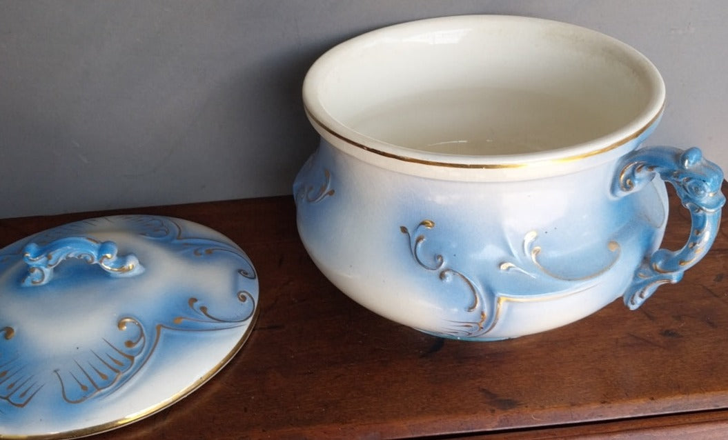 BLUE AND WHITE WITH GOLD CHAMBER POT WITH LID
