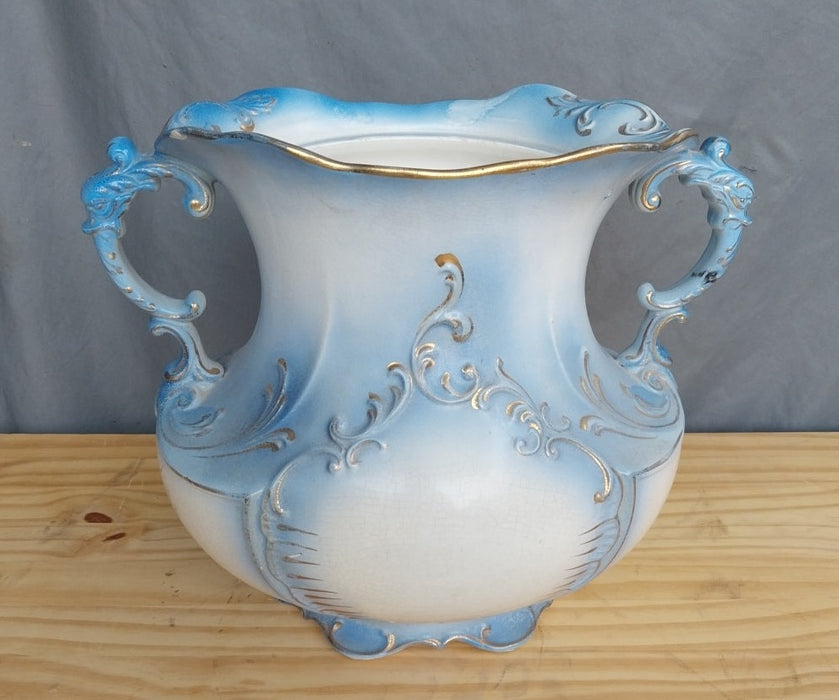 BLUE AND WHITE WITH GOLD VESSEL-NO LID