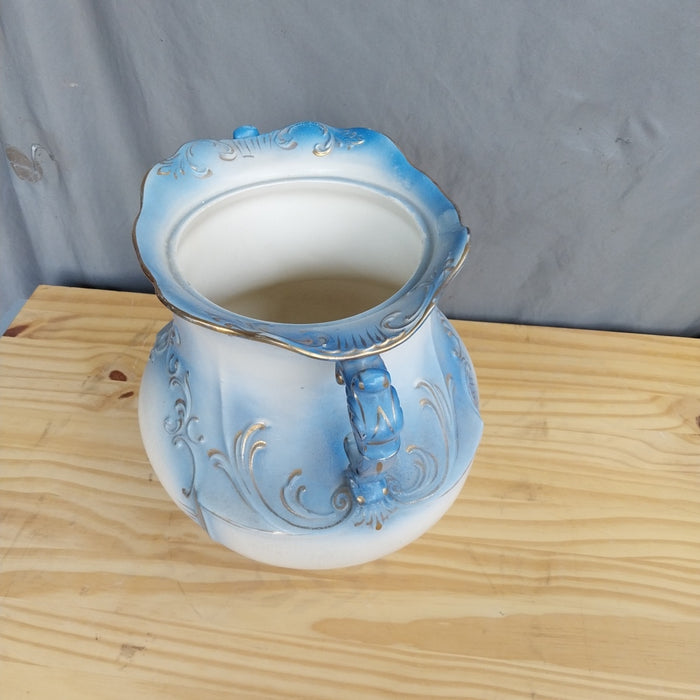 BLUE AND WHITE WITH GOLD VESSEL-NO LID