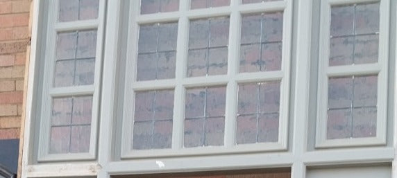 LARGE ENTRY WAY WITH LEADED AND TEXTURED GLASS