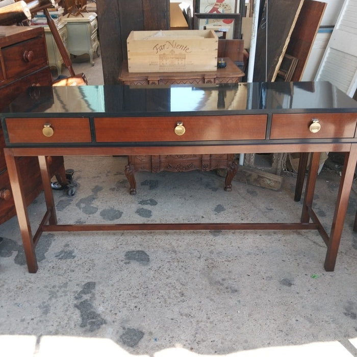 MODERN BAKER CONSOLE