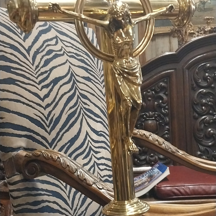 LARGE BRIGHT BRASS CRUCIFIX