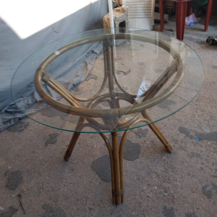 RATTAN ROUND GLASS TOP TABLE