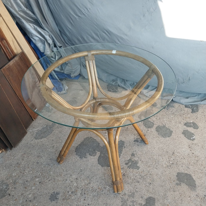 RATTAN ROUND GLASS TOP TABLE