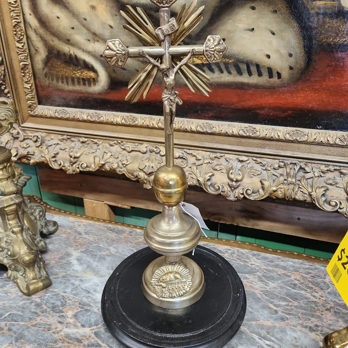 METAL CRUCIFIX UNDER DOME