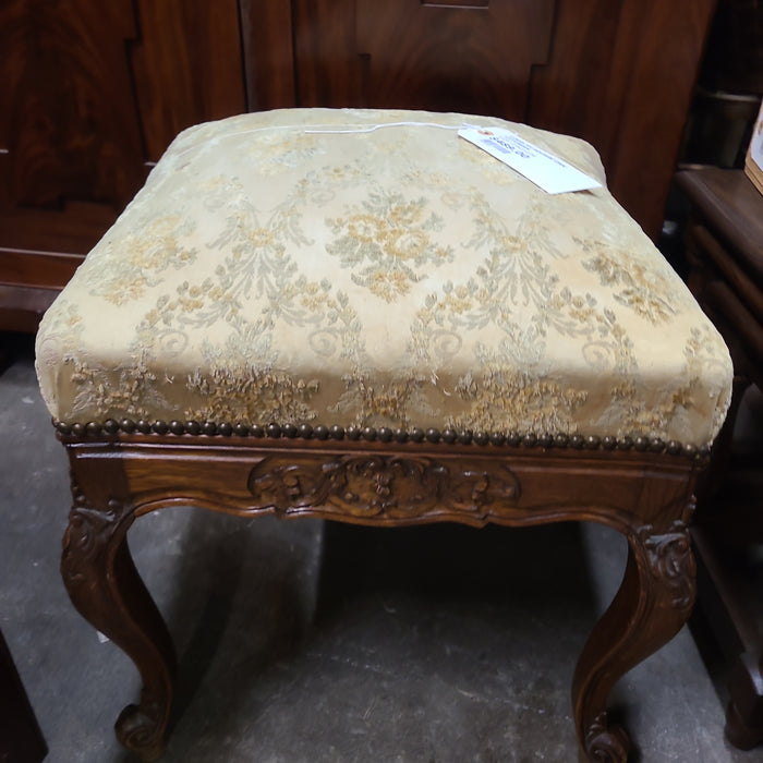 LOUIS XV SQUARE OAK OTTOMAN