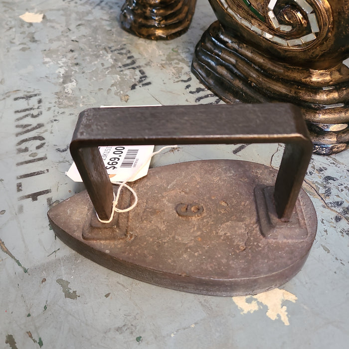 LARGE SAD IRON