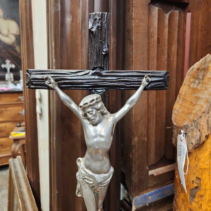 EBONIZED WOODEN ALTAR CRUCIFIX