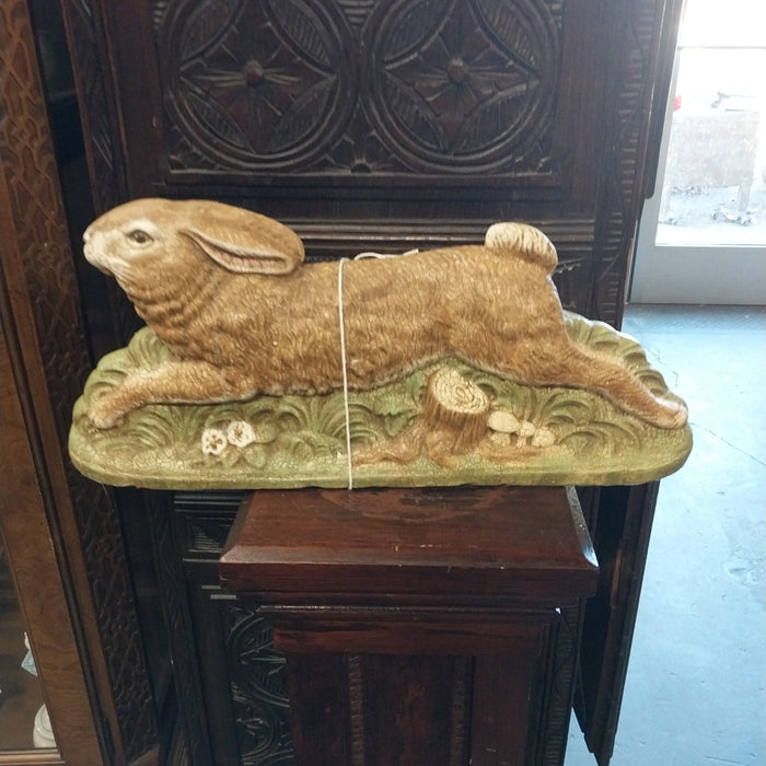 COMPOSITION RUNNING RABBIT