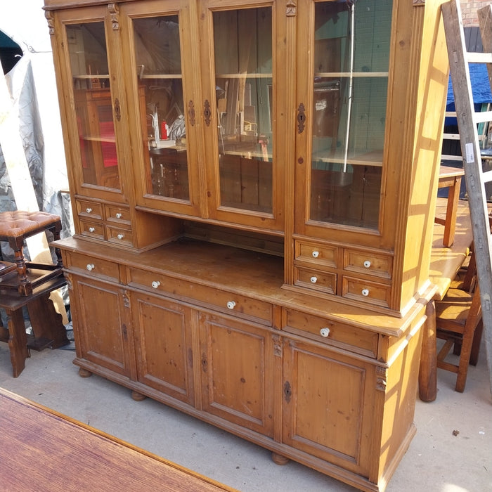 PINE HUGE BOOK CASE WITH PORCELAIN KNOBS