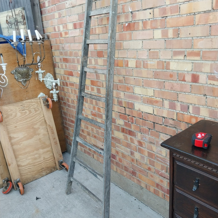 WOOD LADDER