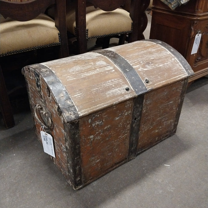 SMALL DOME TOP TRUNK WITH IRON STRAPS
