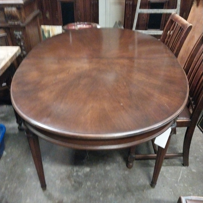 LOUIS XVI OVAL MAHOGANY TABLE WITH 2 LEAVES