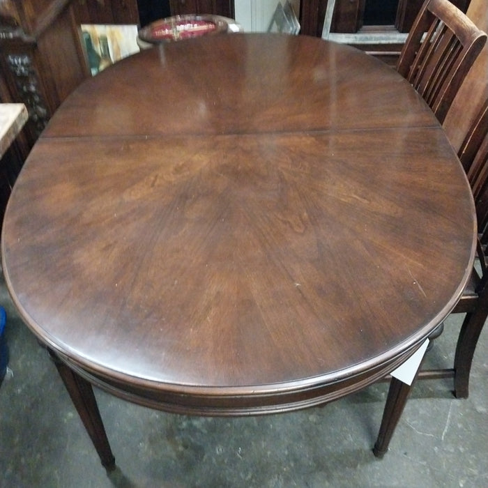 LOUIS XVI OVAL MAHOGANY TABLE WITH 2 LEAVES