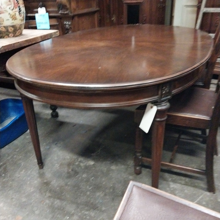 LOUIS XVI OVAL MAHOGANY TABLE WITH 2 LEAVES