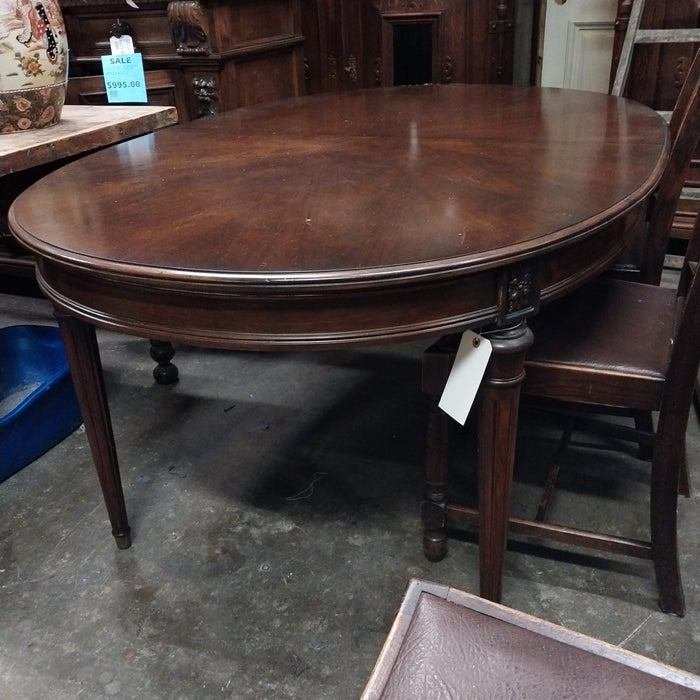 LOUIS XVI OVAL MAHOGANY TABLE WITH 2 LEAVES