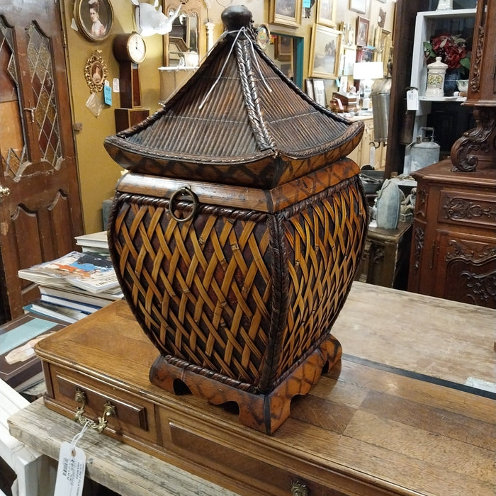 BAMBOO TEMPLE SHAPED BOX WITH LID