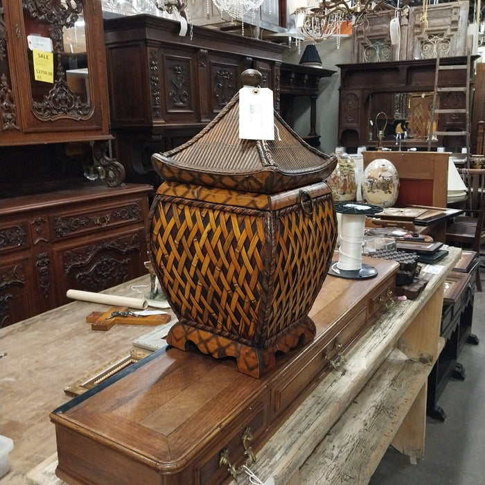 BAMBOO TEMPLE SHAPED BOX WITH LID