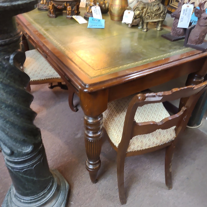 EDWARDIAN MAHOGANY REEDED LEG TABLE WITH LEATHER TOP