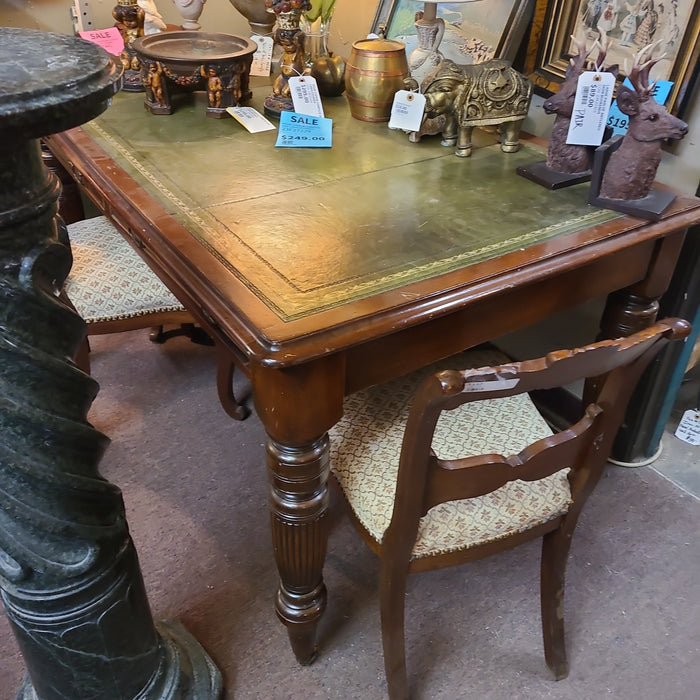 EDWARDIAN MAHOGANY REEDED LEG TABLE WITH LEATHER TOP