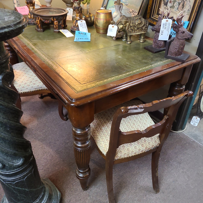 EDWARDIAN MAHOGANY REEDED LEG TABLE WITH LEATHER TOP