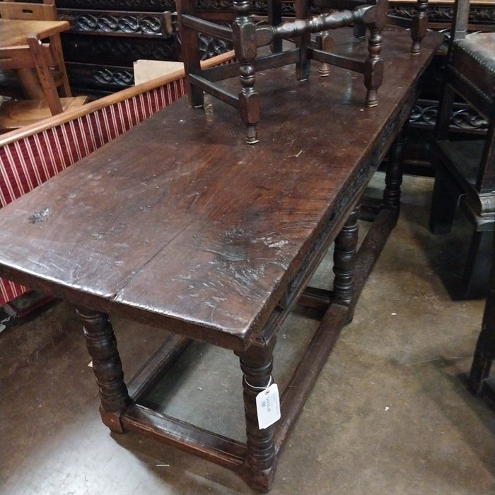 17TH CENTURY TABLE WITH DRAWERS