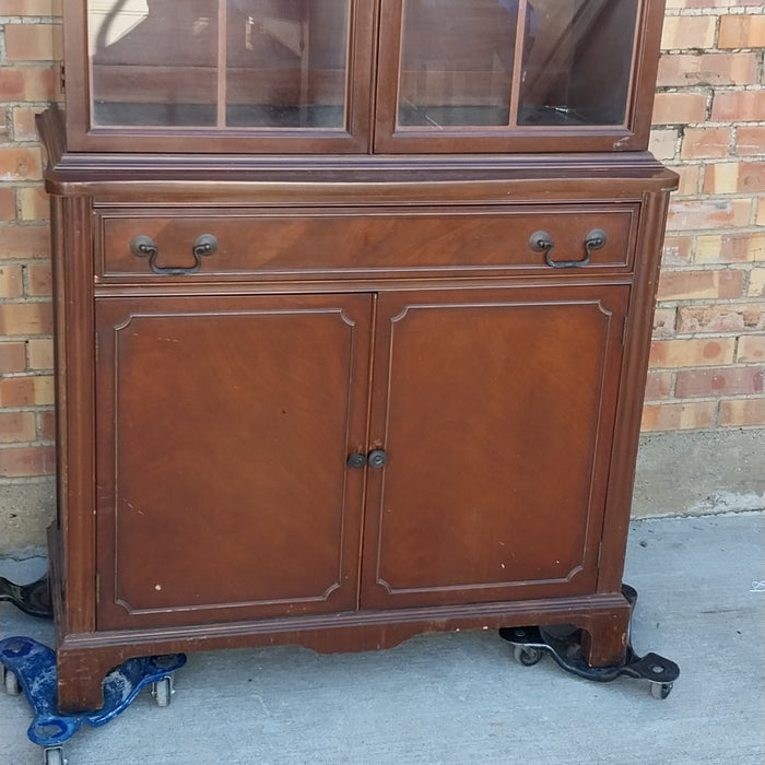 SMALL DUNCAN PHYFE MAHOGANY CHINA CABINET