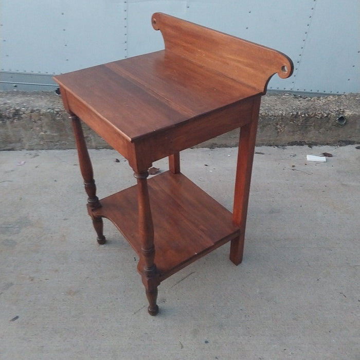 SMALL AMERICAN WASH STAND AS FOUND