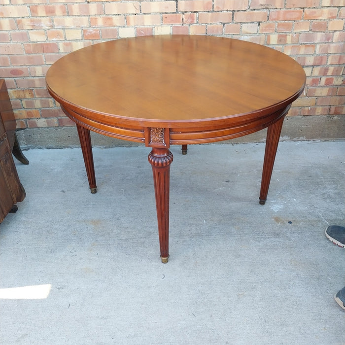 LOUIS XVI ROUND MAHOGANY TABLE