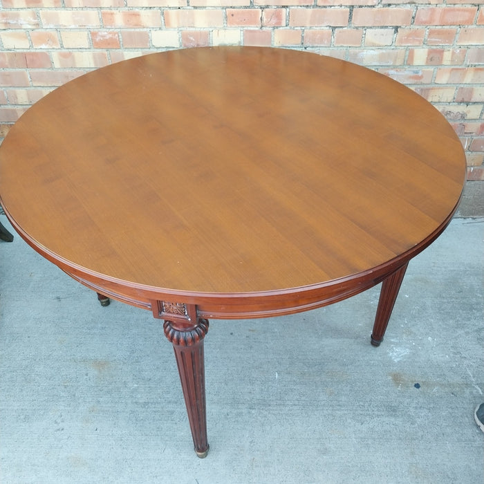 LOUIS XVI ROUND MAHOGANY TABLE