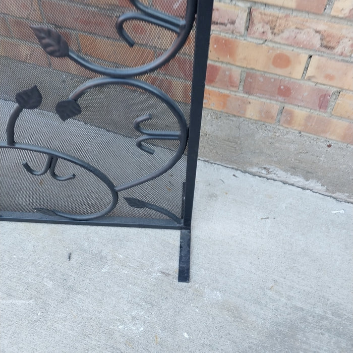 IRON FIREPLACE SCREEN WITH LEAVEAS