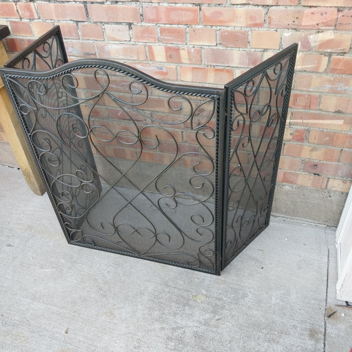 BLACK IRON MESH FIRE SCREEN