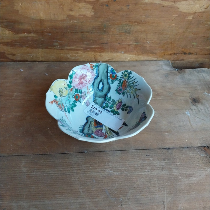 SMALL JAPANESE SCALLOPED EDGE BOWL