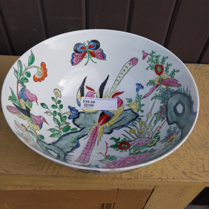 LARGE JAPANESE BOWL WITH PEACOCKS